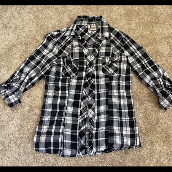 Passport Plaid Button down 3/4 sleeves - Picture 1 of 3